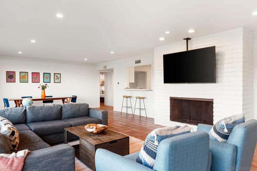 7806 Via Capri La Jolla, CA 92037