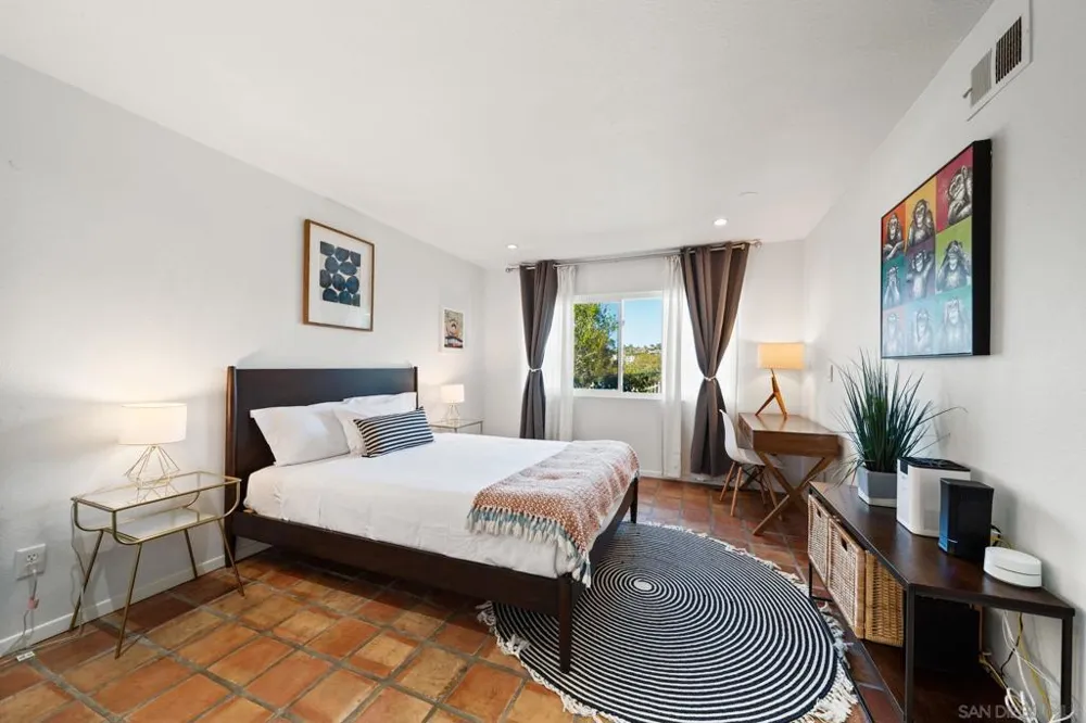 7806 Via Capri La Jolla, CA 92037
