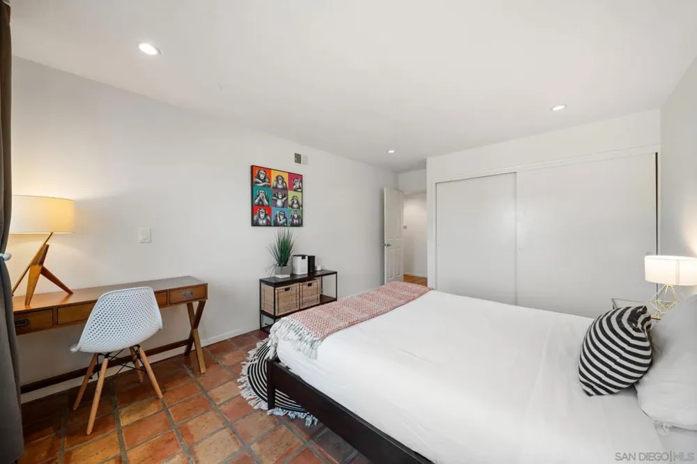 7806 Via Capri La Jolla, CA 92037