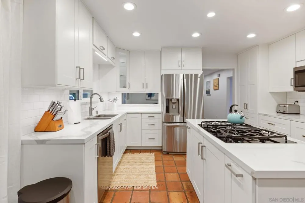 7806 Via Capri La Jolla, CA 92037