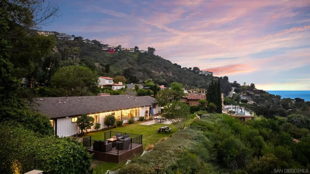 7806 Via Capri La Jolla, CA 92037