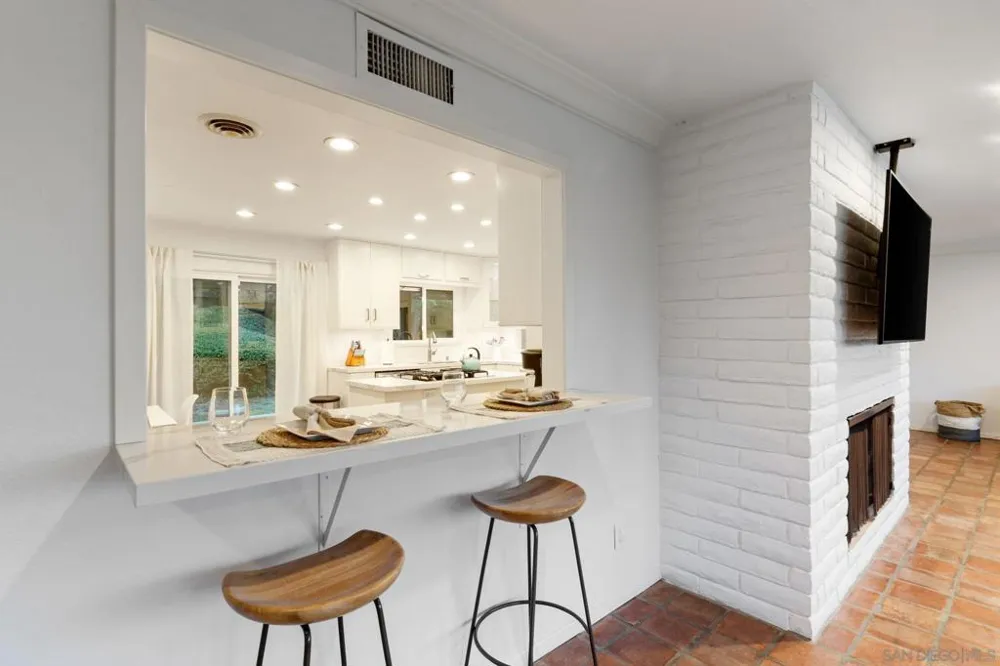 7806 Via Capri La Jolla, CA 92037