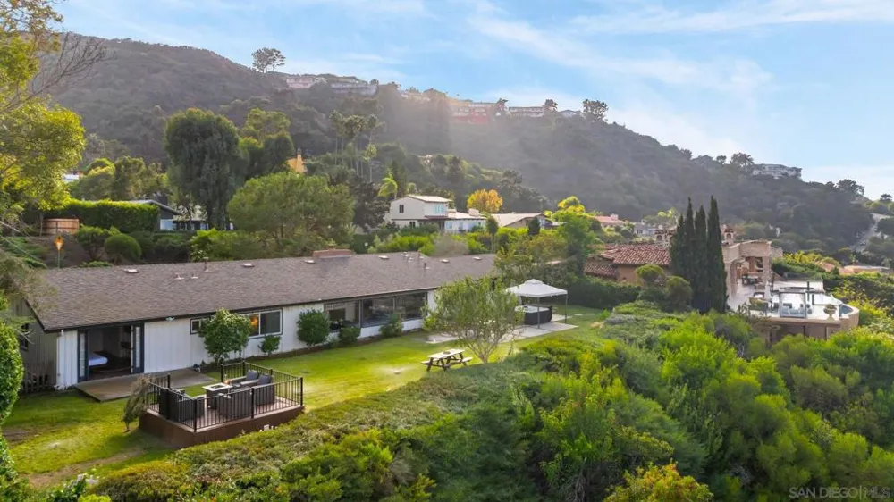 7806 Via Capri La Jolla, CA 92037
