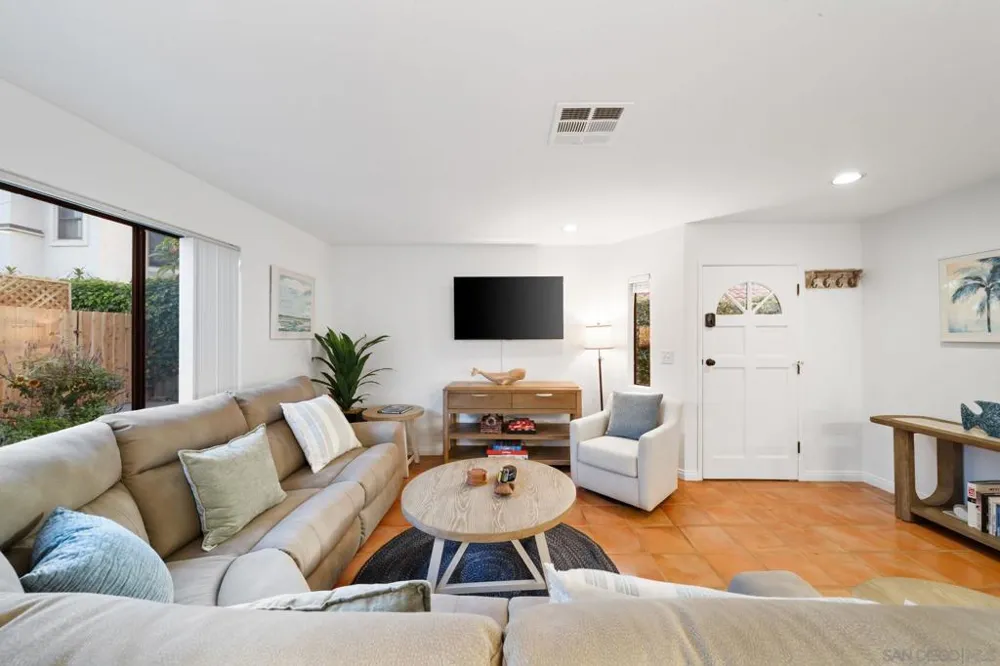 721 Glenview La Jolla, CA 92037