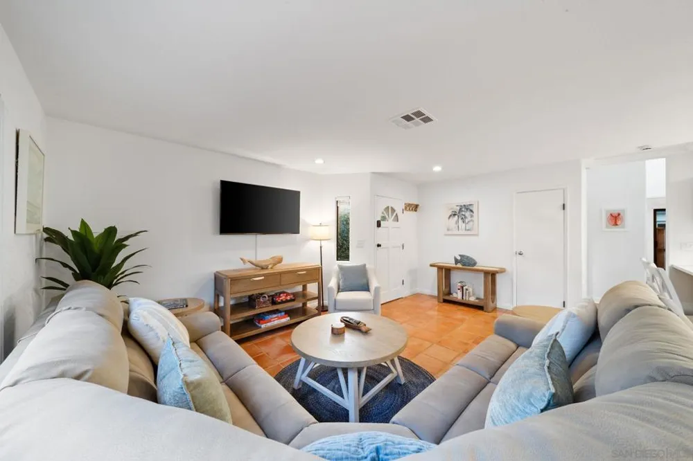 721 Glenview La Jolla, CA 92037
