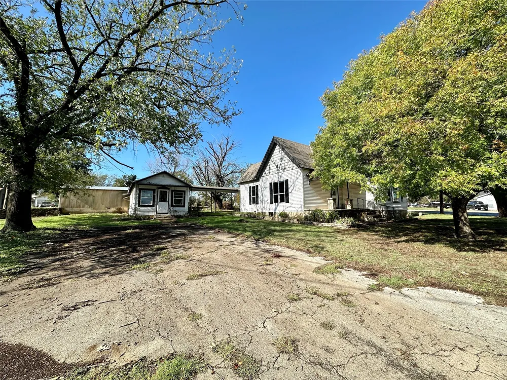716 Mesquite Street Hico, TX 76457