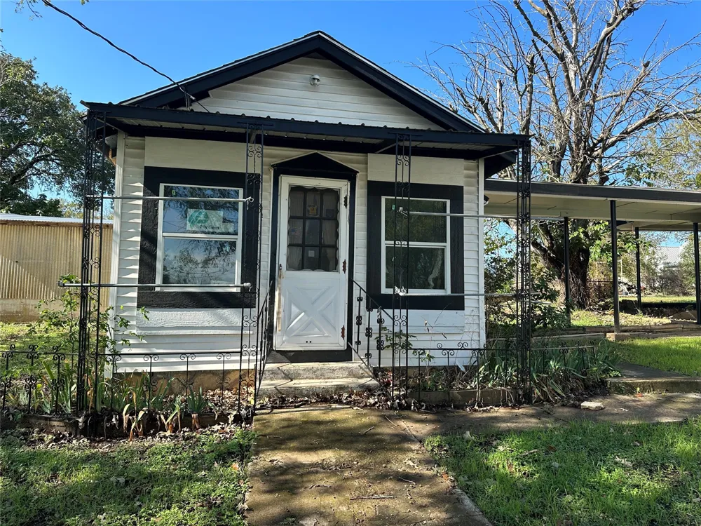 716 Mesquite Street Hico, TX 76457
