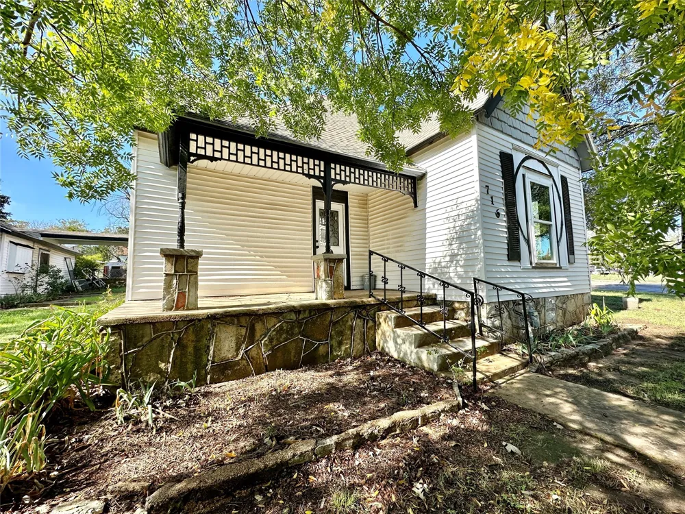 716 Mesquite Street Hico, TX 76457