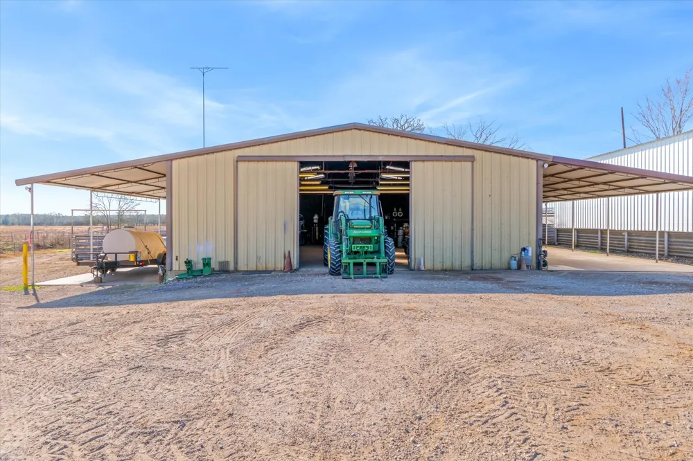 1700 Fm 1995 Van, TX 75790