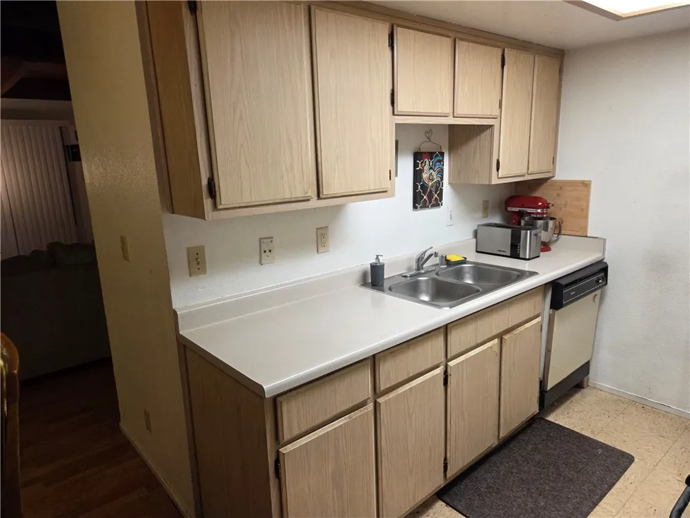 633 North Street Corning, CA 96021
