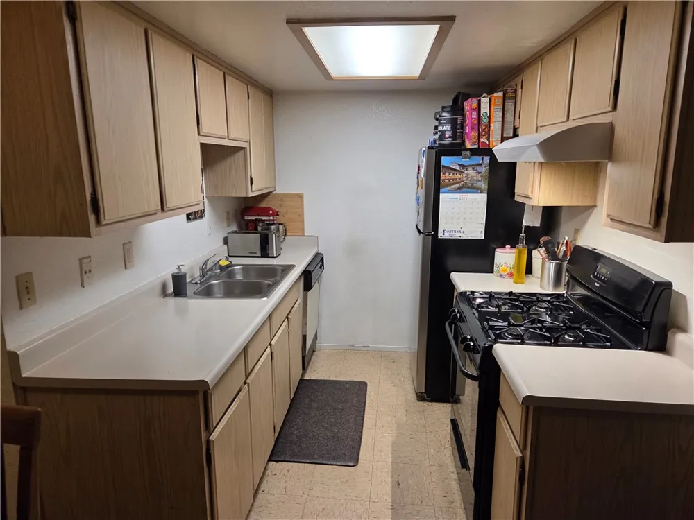 633 North Street Corning, CA 96021