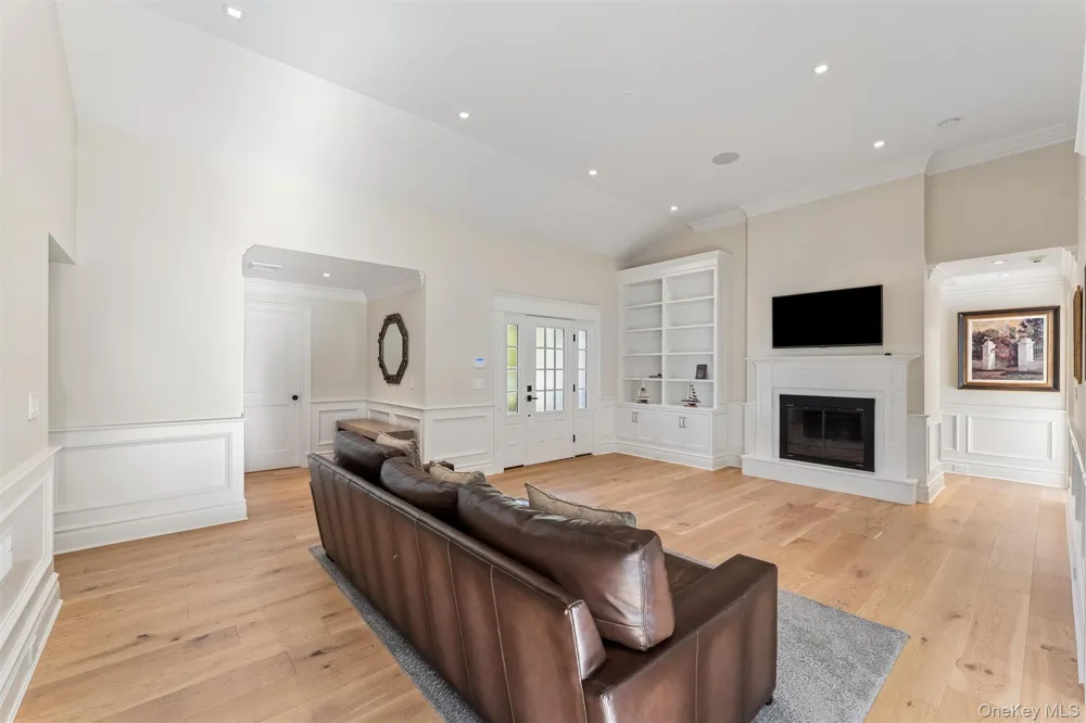275 Mill Road Westhampton Beach, NY 11978