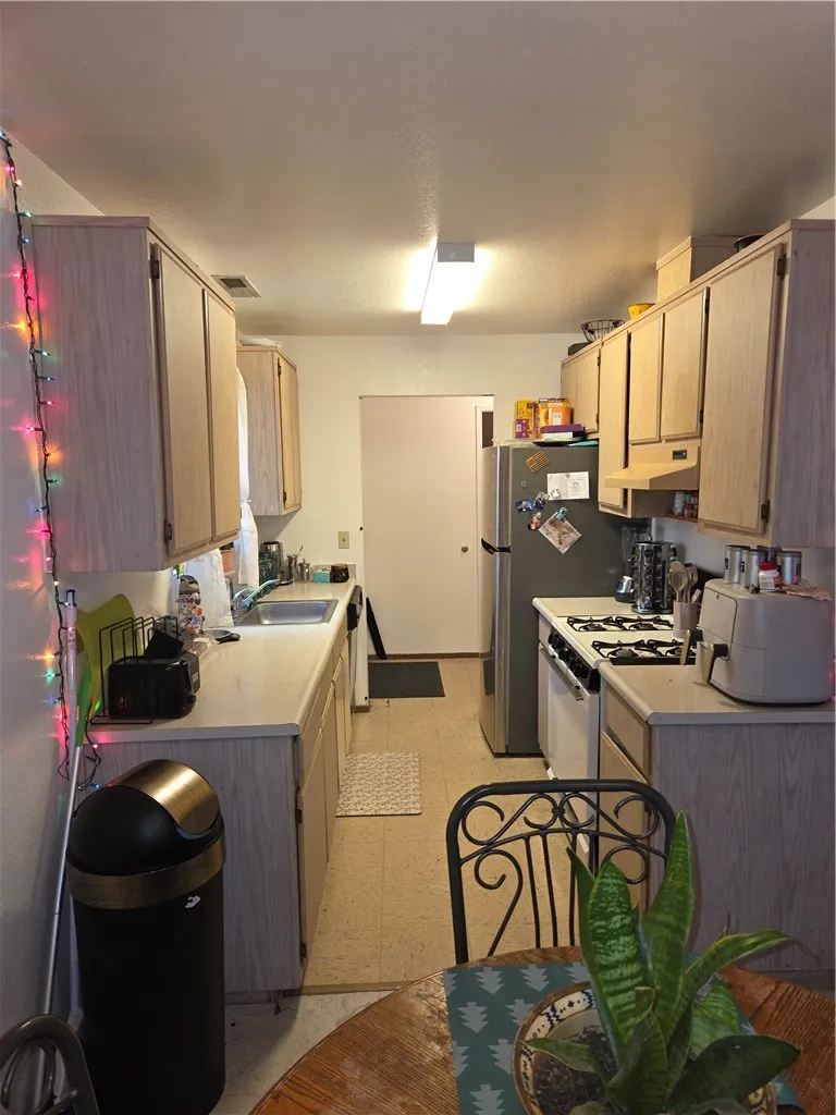 577 North Street Corning, CA 96021