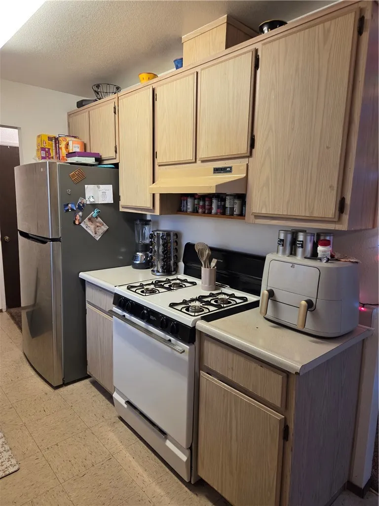 577 North Street Corning, CA 96021