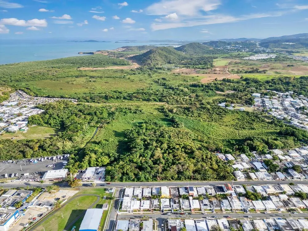 PR-195 KM 1.9 BARRIO PUERTO REAL Fajardo, PR 00738