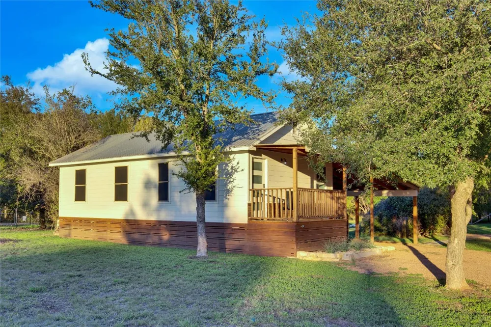 609 S Creekwood Drive Driftwood, TX 78619