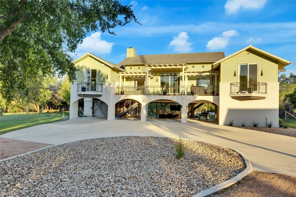 609 S Creekwood Drive Driftwood, TX 78619