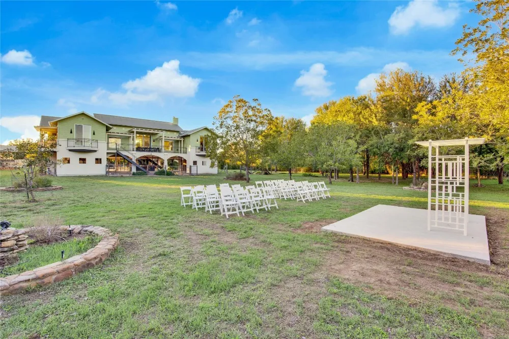 609 S Creekwood Drive Driftwood, TX 78619