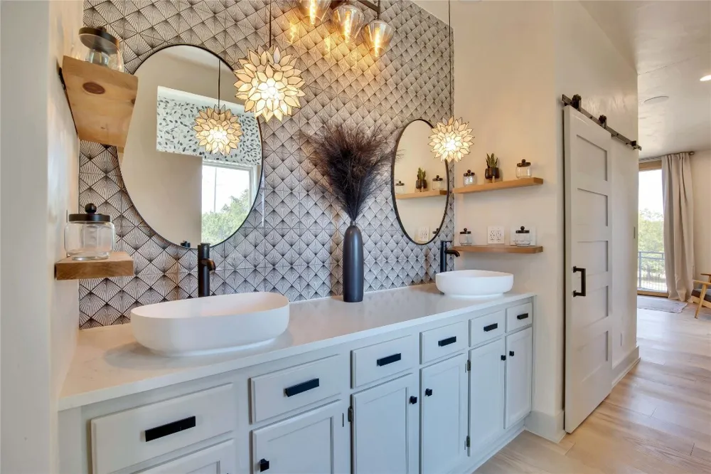 609 S Creekwood Drive Driftwood, TX 78619