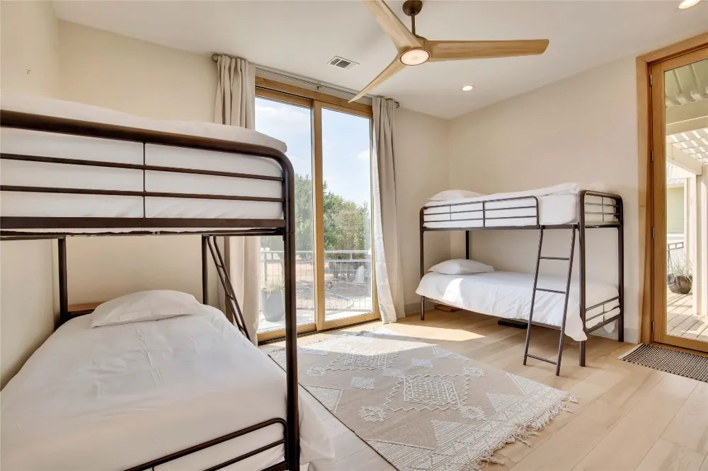 609 S Creekwood Drive Driftwood, TX 78619