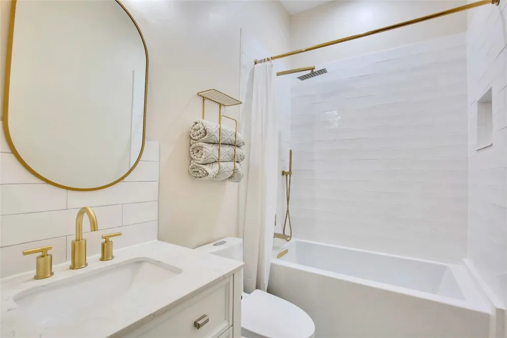 609 S Creekwood Drive Driftwood, TX 78619