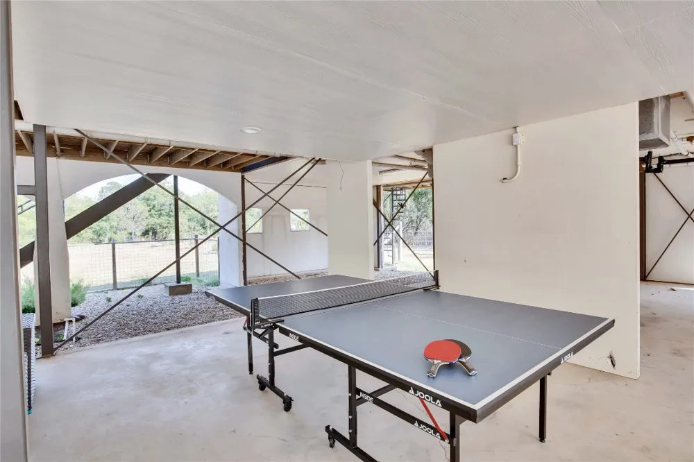 609 S Creekwood Drive Driftwood, TX 78619
