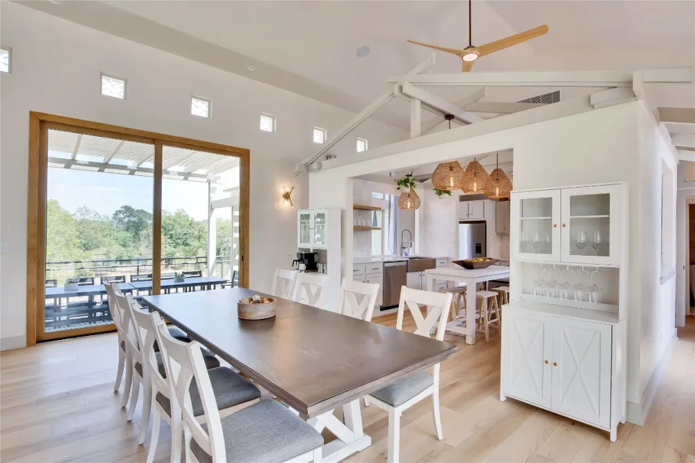 609 S Creekwood Drive Driftwood, TX 78619