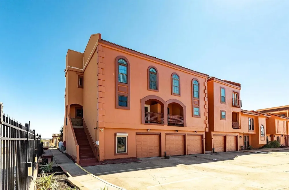 411 Sailfish Avenue #102 Freeport, TX 77541