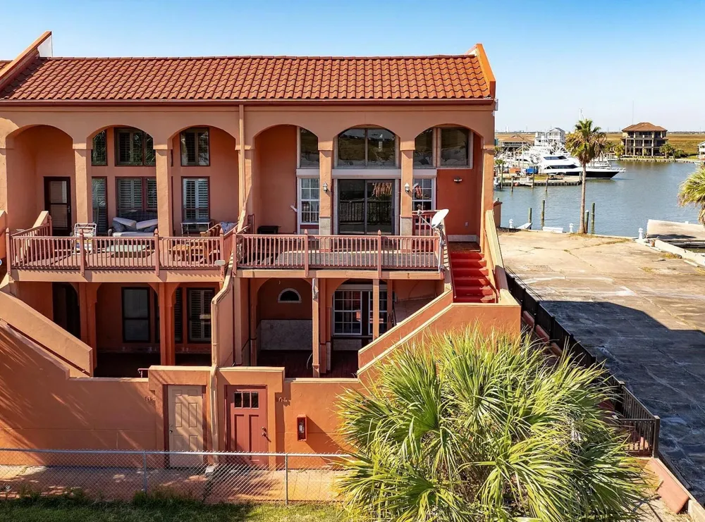 411 Sailfish Avenue #102 Freeport, TX 77541