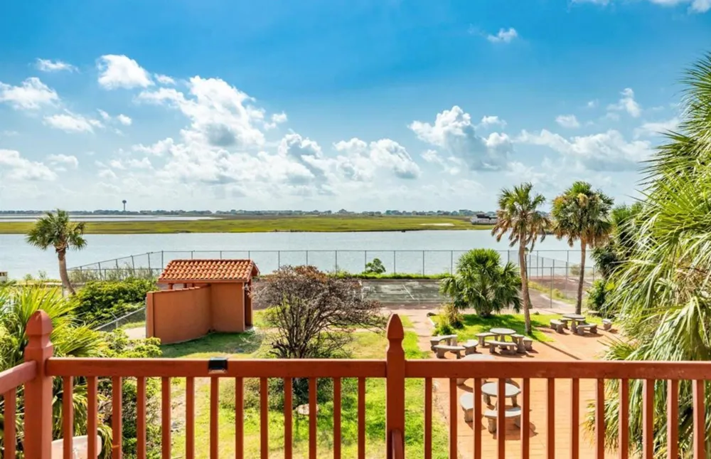 411 Sailfish Avenue #102 Freeport, TX 77541