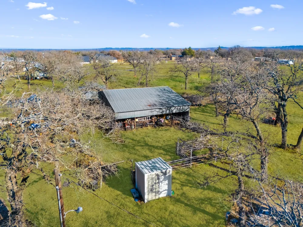 114 Private Road 2387 Alvord, TX 76225