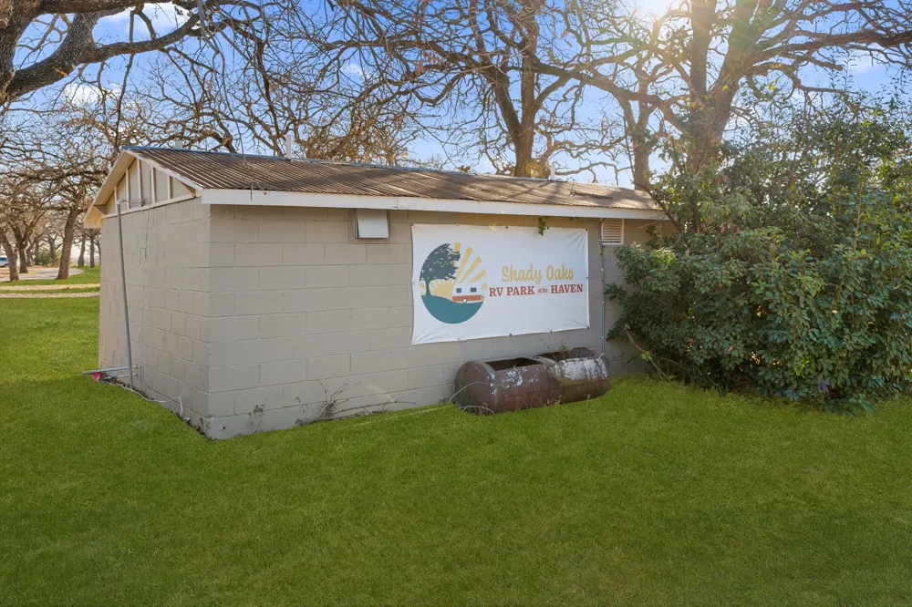 114 Private Road 2387 Alvord, TX 76225