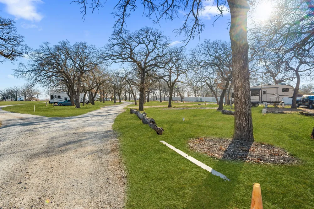 114 Private Road 2387 Alvord, TX 76225