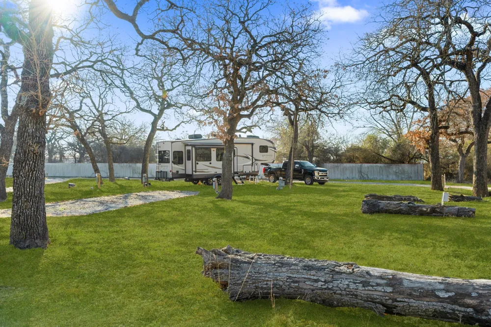 114 Private Road 2387 Alvord, TX 76225