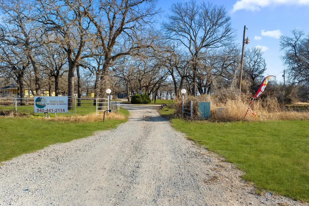 114 Private Road 2387 Alvord, TX 76225