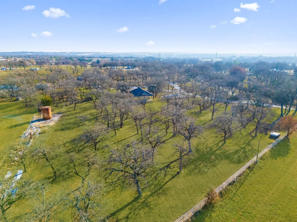 114 Private Road 2387 Alvord, TX 76225