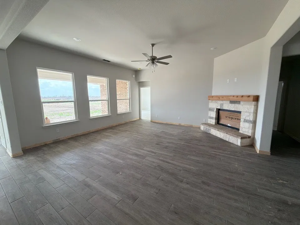 810 County Road 200 Valley View, TX 76272