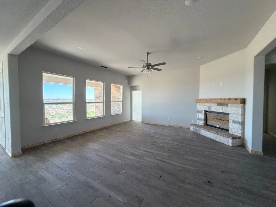 810 County Road 200 Valley View, TX 76272