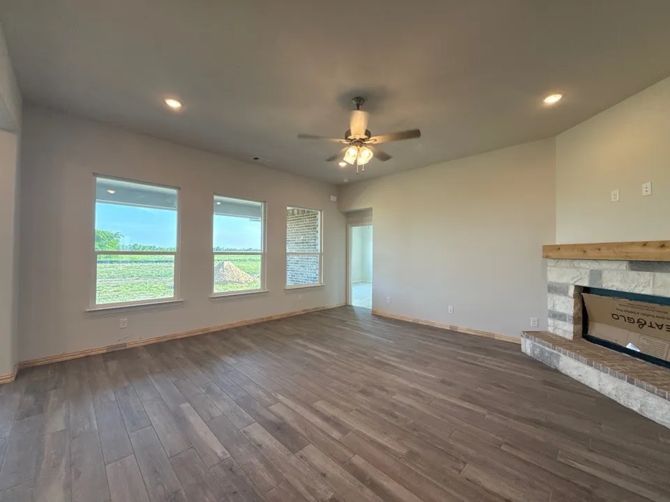 810 County Road 200 Valley View, TX 76272