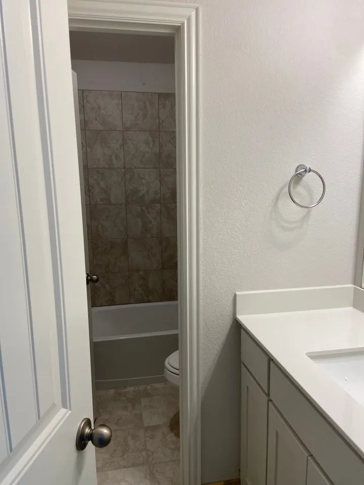810 County Road 200 Valley View, TX 76272
