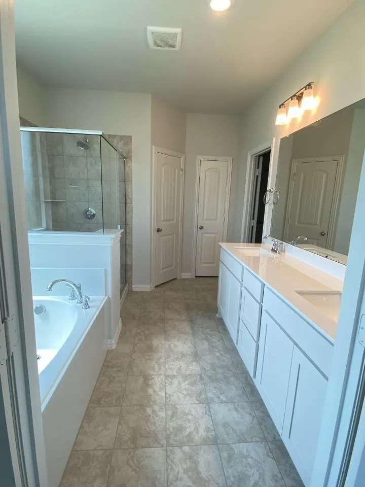 810 County Road 200 Valley View, TX 76272