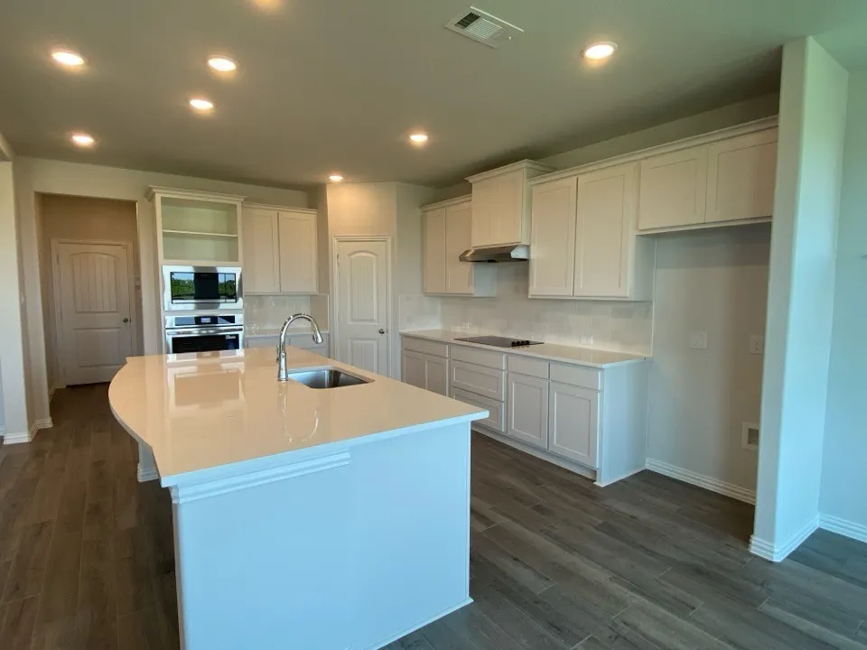 810 County Road 200 Valley View, TX 76272