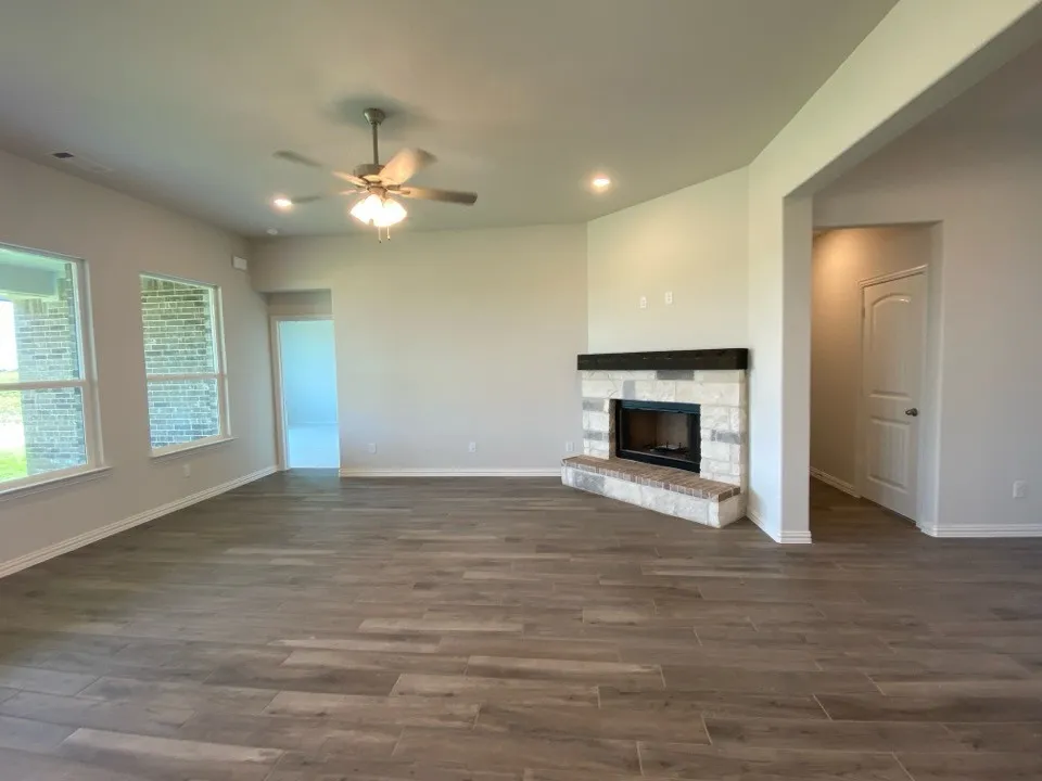 810 County Road 200 Valley View, TX 76272
