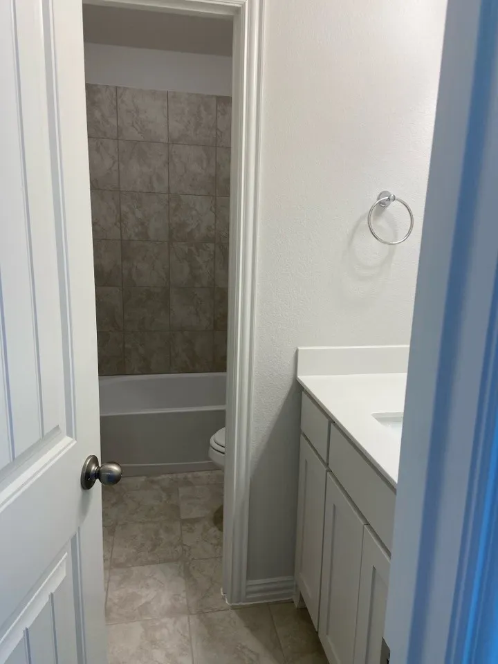 810 County Road 200 Valley View, TX 76272