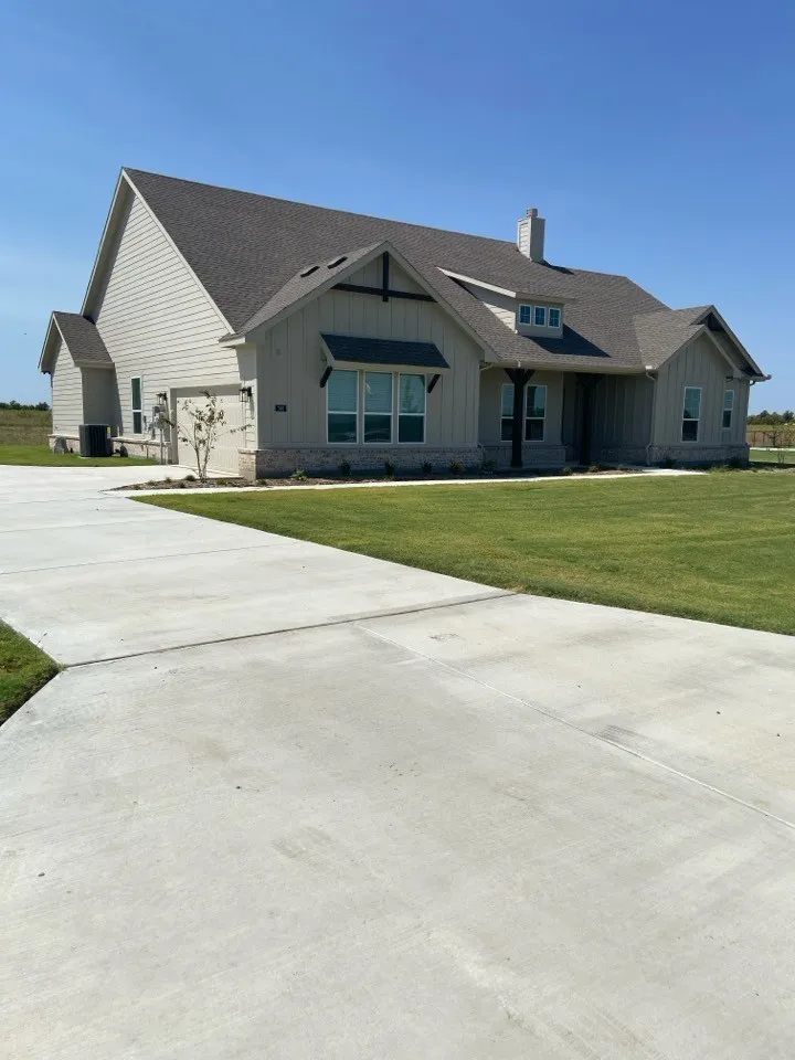 780 County Road 200 Valley View, TX 76272