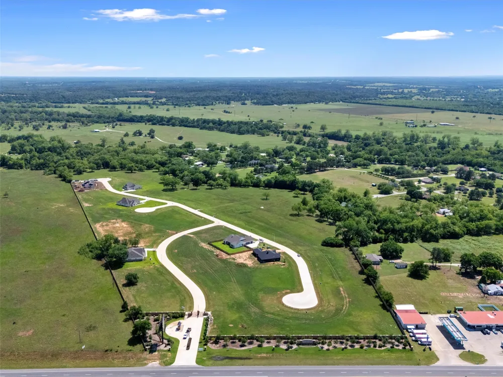 29 Hydrangea Drive Smithville, TX 78957