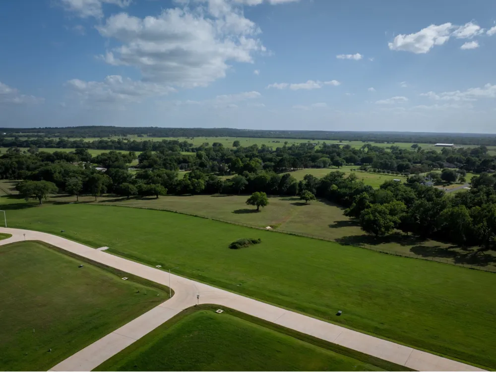 29 Hydrangea Drive Smithville, TX 78957