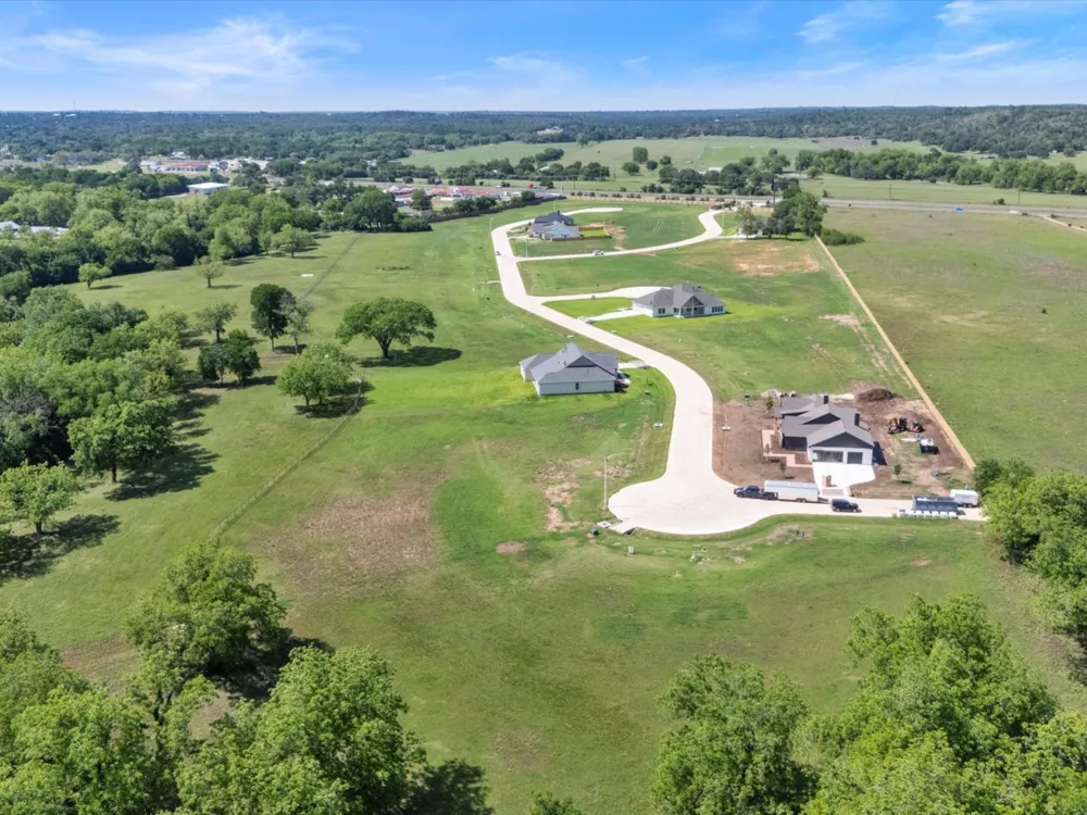 29 Hydrangea Drive Smithville, TX 78957