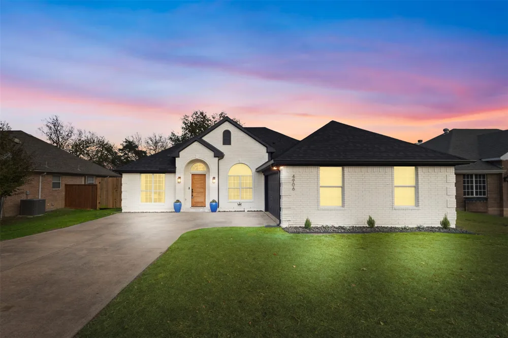 4906 Lee Hutson Lane