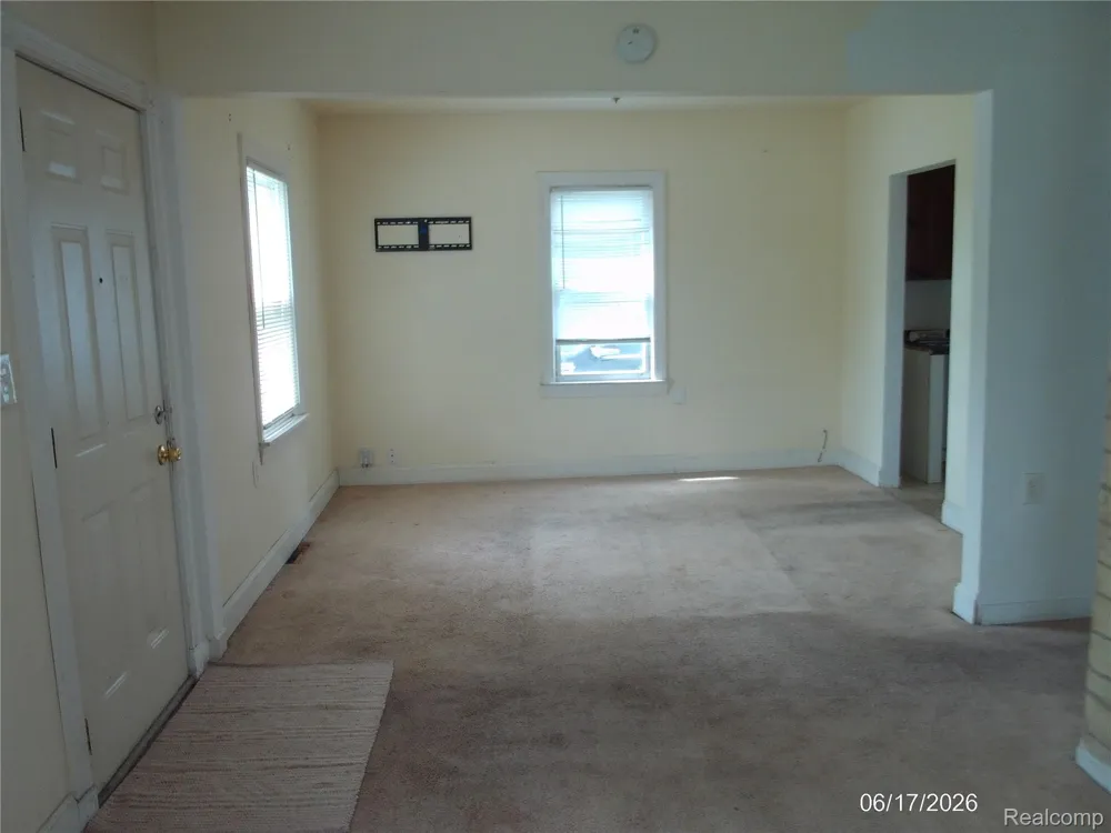 25627 Paige Street Roseville City, MI 48066